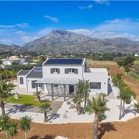 5 bedroom villa with infinity pool, Castellammare del Golfo, sleeps 9